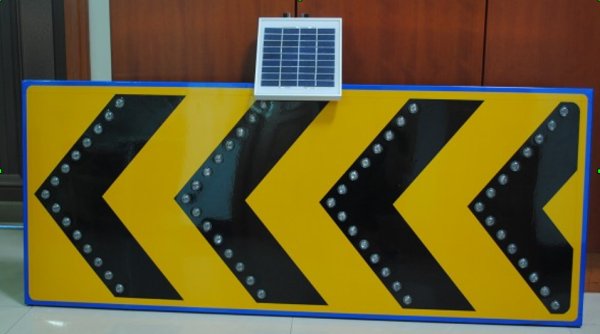 solar signalisation traffic sign